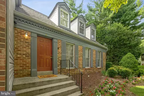 6 Symphony Woods Ct, Silver Spring, MD 20901 photo 2