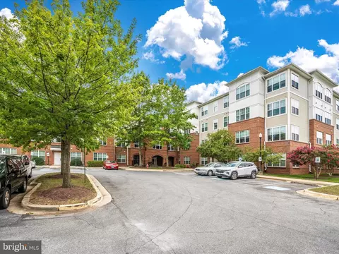 14301 Kings Crossing Blvd #301, Boyds, MD 20841