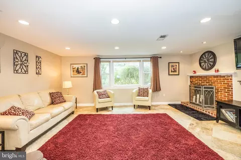 10911 Martha Dr, Silver Spring, MD 20901 photo 38