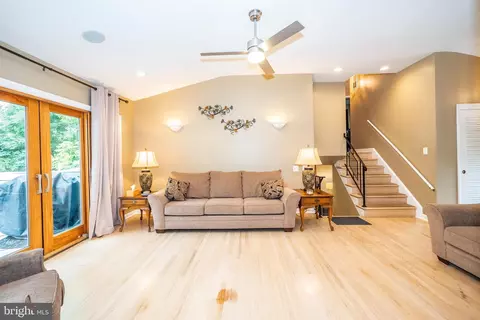 10911 Martha Dr, Silver Spring, MD 20901 photo 8
