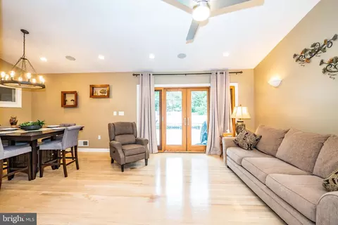 10911 Martha Dr, Silver Spring, MD 20901 photo 4