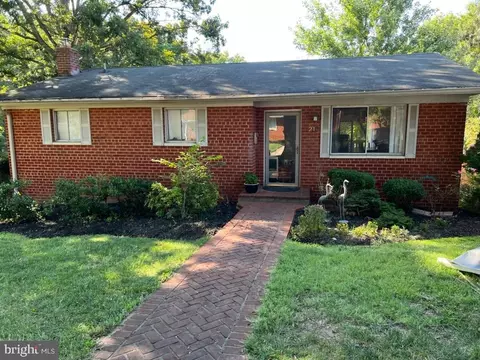 210 Hannes St, Silver Spring, MD 20901 photo 2
