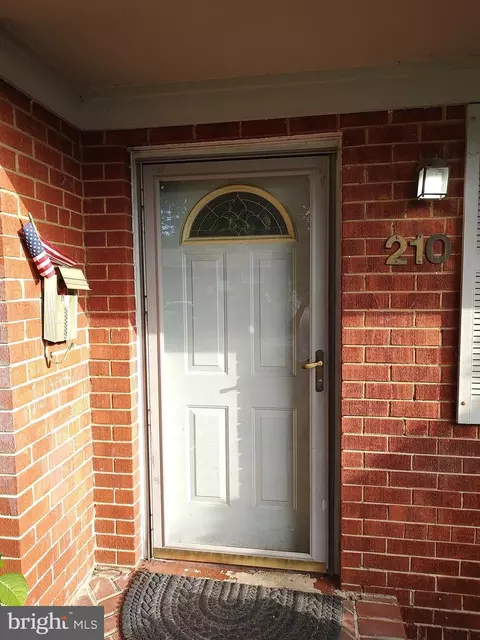 210 Hannes St, Silver Spring, MD 20901