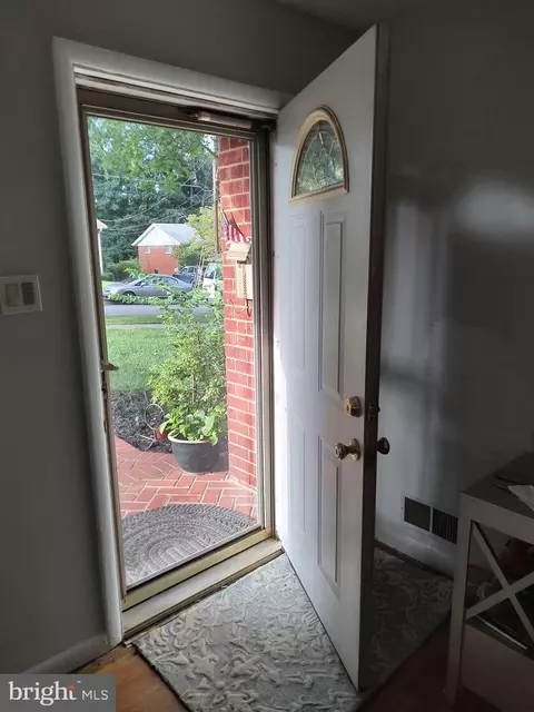 210 Hannes St, Silver Spring, MD 20901 photo 11