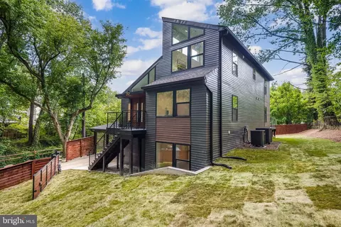 20 Hayward Ct, Takoma Park, MD 20912