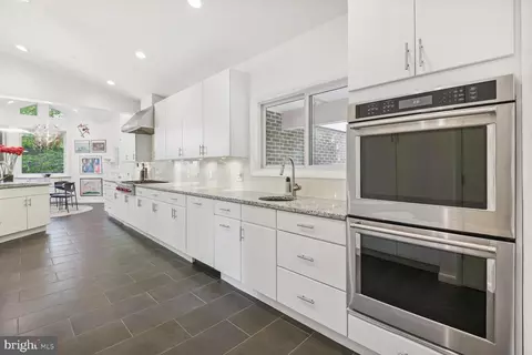 6417 81st St, Cabin John, MD 20818