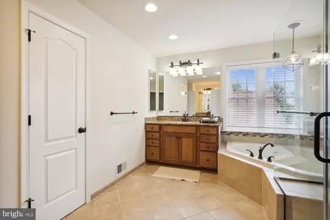 13509 Moonlight Trail Dr, Silver Spring, MD 20906 photo 36