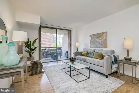 4808 Moorland Ln #403, Bethesda, MD 20814