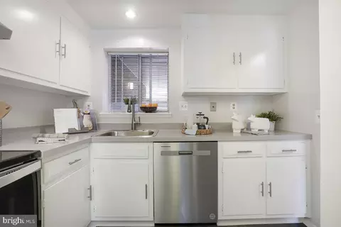 15100 Glade Dr #11-2F, Silver Spring, MD 20906 photo 9