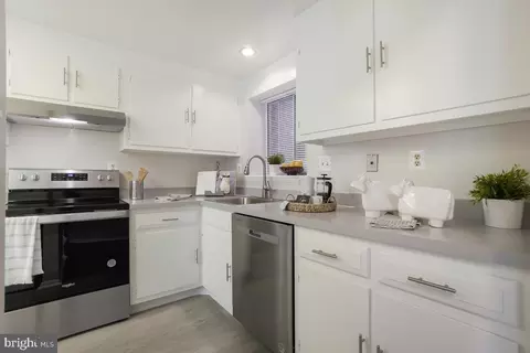 15100 Glade Dr #11-2F, Silver Spring, MD 20906 photo 11