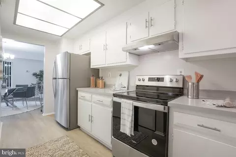 15100 Glade Dr #11-2F, Silver Spring, MD 20906 photo 3
