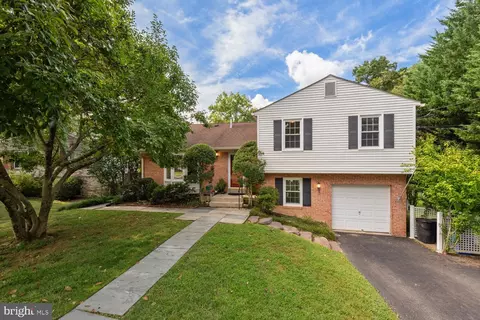 8706 Liberty Ln, Potomac, MD 20854