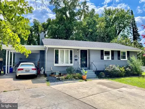 13017 Saint Charles Pl, Rockville, MD 20853