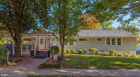 1117 Highwood Rd, Rockville, MD 20851