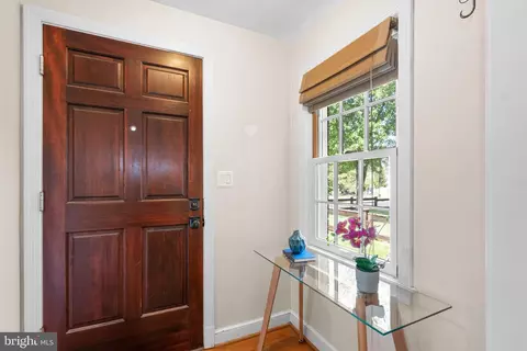 218 Saint Lawrence Dr, Silver Spring, MD 20901 photo 5