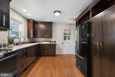 218 Saint Lawrence Dr, Silver Spring, MD 20901 photo 18