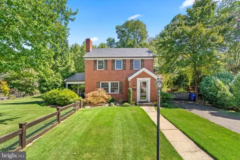 218 Saint Lawrence Dr, Silver Spring, MD 20901 photo 2