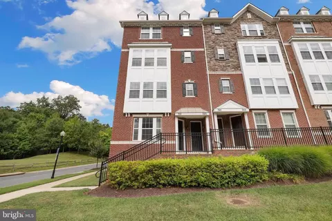 701 Cobbler Pl #701, Gaithersburg, MD 20877