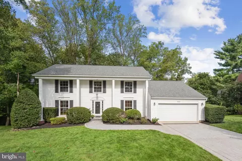 10826 Hob Nail Ct, Potomac, MD 20854
