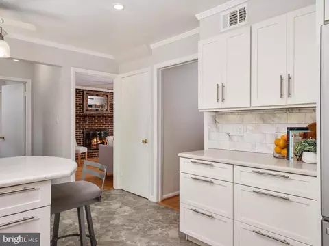 15445 Tindlay St, Silver Spring, MD 20905 photo 10
