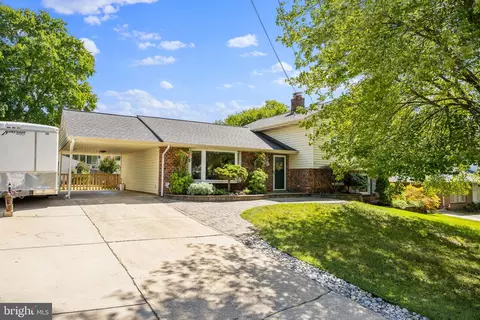12517 Summerwood Dr, Silver Spring, MD 20904