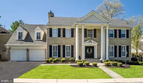 9427 Fox Hollow Dr, Potomac, MD 20854