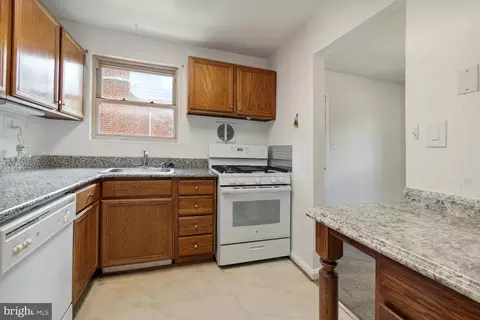 2305 Douglas Ct, Silver Spring, MD 20902 photo 7