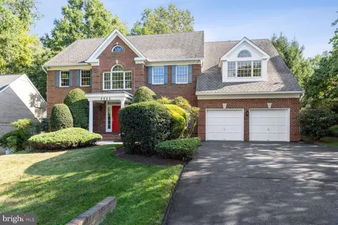 9322 Sprinklewood Ln, Potomac, MD 20854