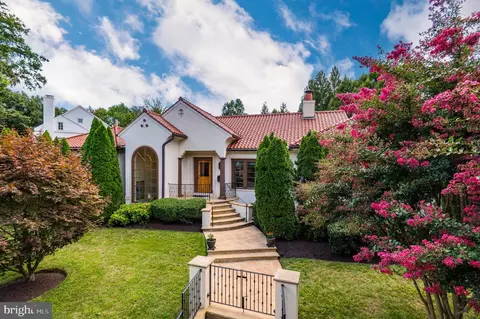 4000 Oliver St, Chevy Chase, MD 20815