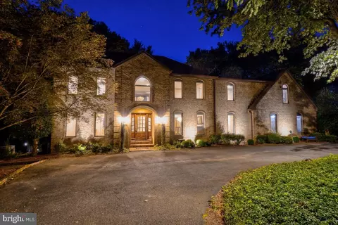 13219 Lantern Hollow Dr, North Potomac, MD 20878