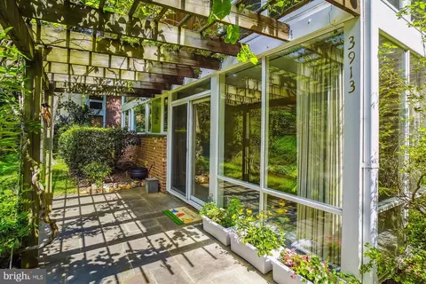3913 Rickover Rd, Silver Spring, MD 20902 photo 4