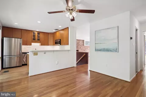 3913 Rickover Rd, Silver Spring, MD 20902 photo 9