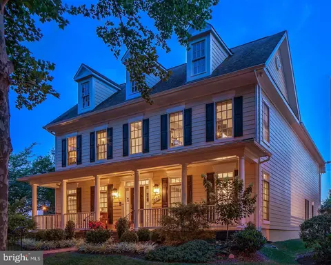 303 Oak Knoll Dr, Rockville, MD 20850