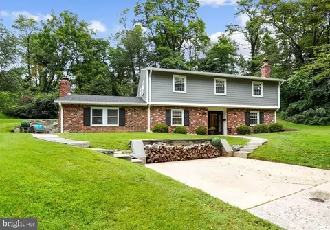 5 Orleans Ter, Kensington, MD 20895