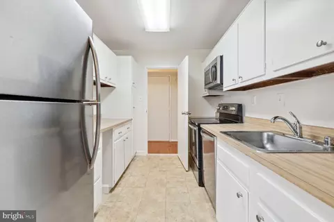 9701 Fields Rd #502, Gaithersburg, MD 20878 photo 9