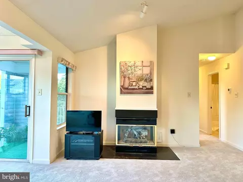 2601 Camelback Ln #12-10, Silver Spring, MD 20906 photo 8