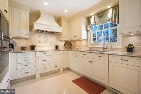 14716 Silverstone Dr, Silver Spring, MD 20905 photo 11