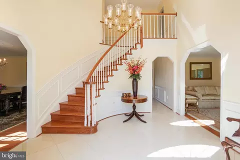 14716 Silverstone Dr, Silver Spring, MD 20905 photo 3