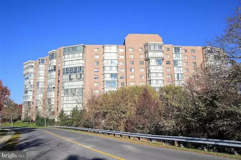 3210 N Leisure World Blvd #720, Silver Spring, MD 20906