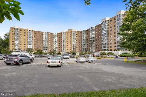 15100 Interlachen Dr #108, Silver Spring, MD 20906