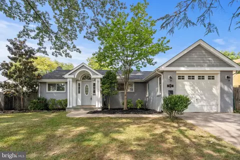 10026 Clue Dr, Bethesda, MD 20817