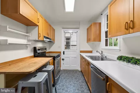 248 Whitmoor Ter, Silver Spring, MD 20901 photo 11