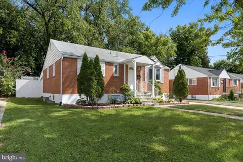 12713 Hathaway Dr, Silver Spring, MD 20906