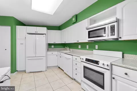 15107 Interlachen Dr #2-418, Silver Spring, MD 20906 photo 16