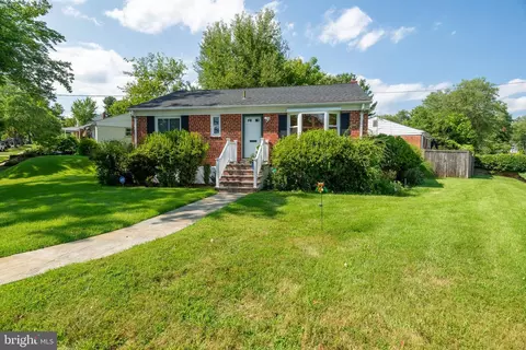 4401 Ives St, Rockville, MD 20853