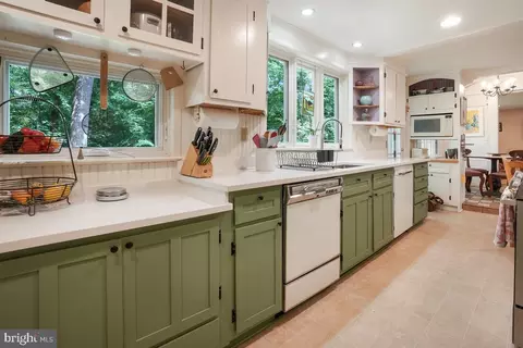 2801 Barker St, Silver Spring, MD 20910 photo 11