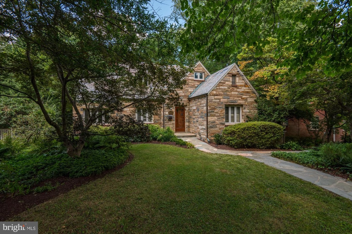 1215 Highland Dr, Silver Spring, MD 20910 photo 4
