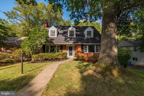 9334 Harvey Rd, Silver Spring, MD 20910 photo 2