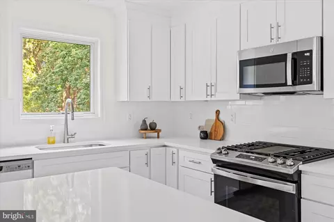 9334 Harvey Rd, Silver Spring, MD 20910 photo 19