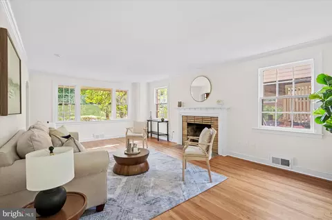 9334 Harvey Rd, Silver Spring, MD 20910 photo 12